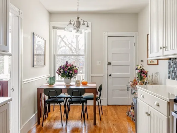 1524 Cambridge St APT 3, Cambridge, MA 02139