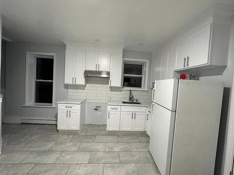 178 Clarence St #2 — Photo 10