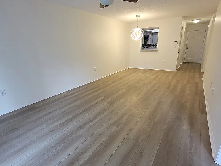 7237 Cloister Dr — Photo 4