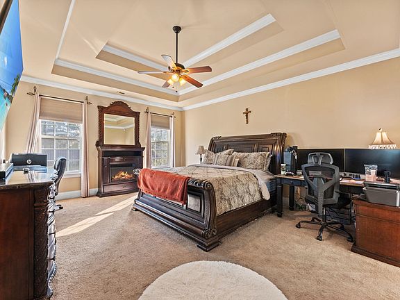 3rd image of 1066 Englemann Oak Dr.