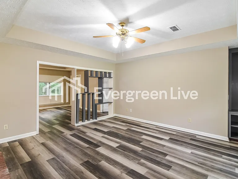 525 Saddlewood Dr — Photo 7