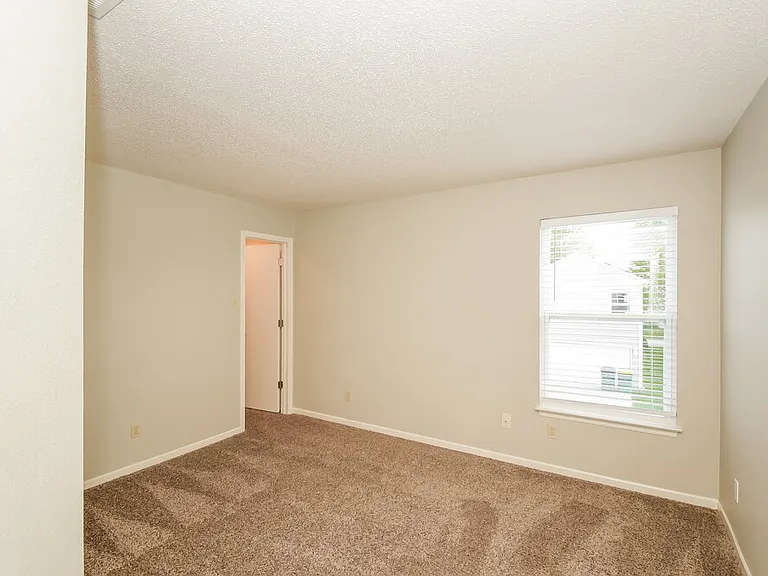 941 Ravine Dr — Photo 13