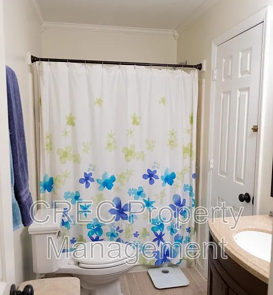 114 Queensbury Cir — Photo 15