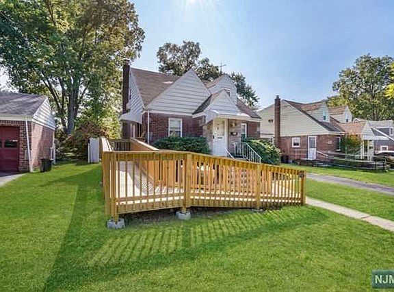 3rd image of 643 Taco Ave