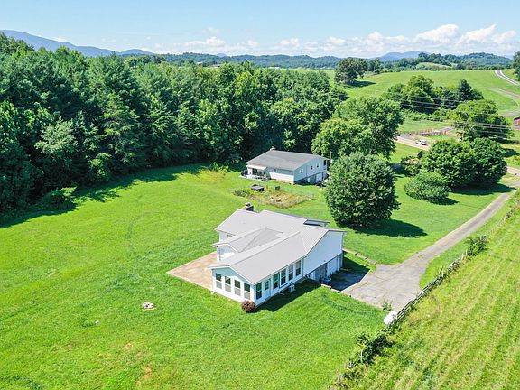 3rd image of 5675 Jones Bridge Rd