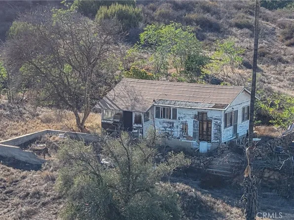 17751 Lake Mathews Dr, Perris, CA 92570