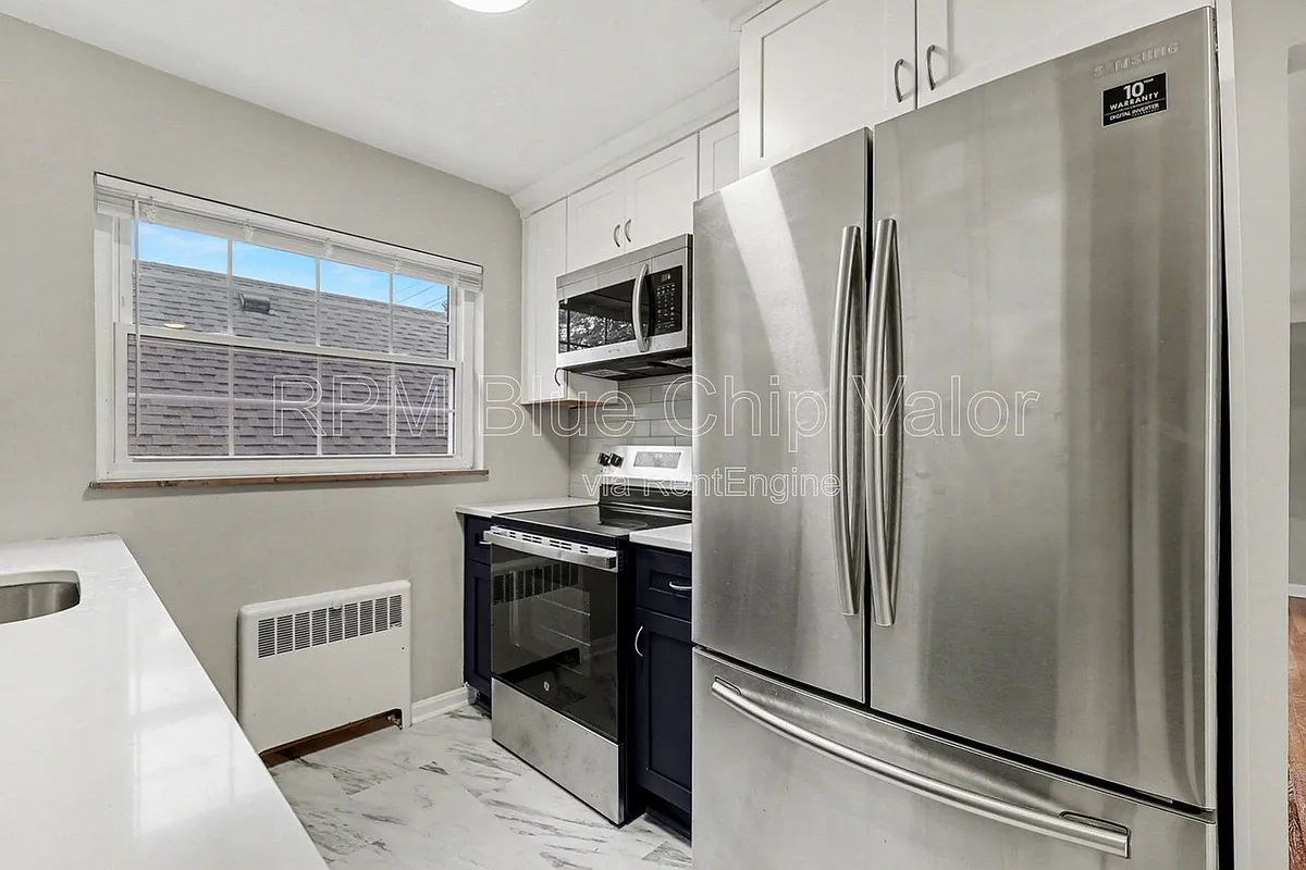 Building Photo - 6912 Murray Ave #4
