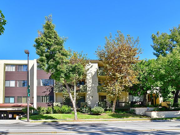 3rd image of 497 E California Blvd APT 122