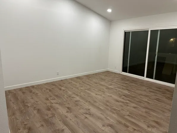 1094 Cedar Gables Dr, San Jose, CA 95118