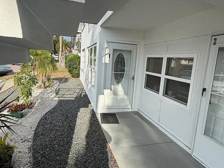 1221 Drew St #D1 — Photo 1