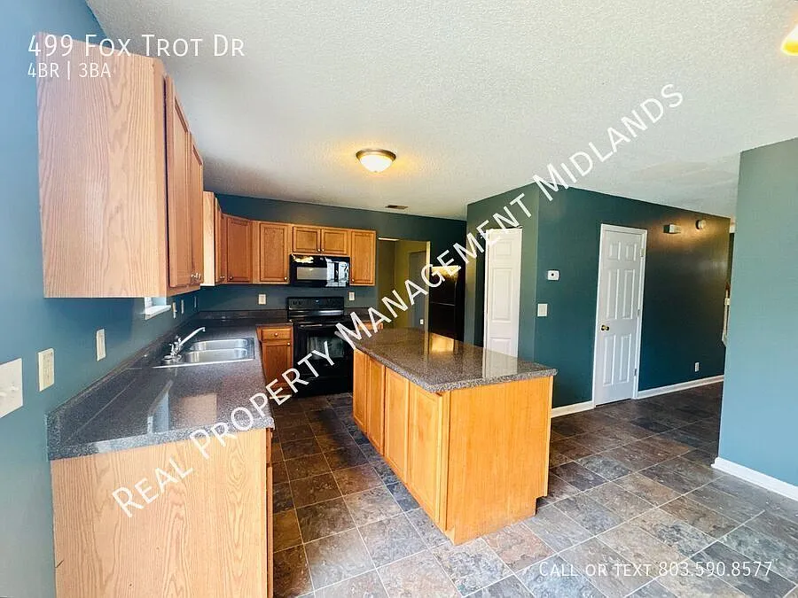 Welcome home to this spacious 4 bedroom, 2.5 bathroom home for rent in the Fox Run at the Summit ... — Photo 4