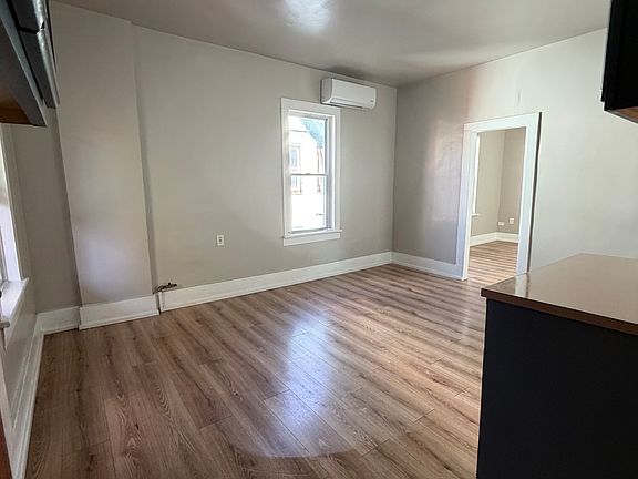 3rd image of 41 Elk St