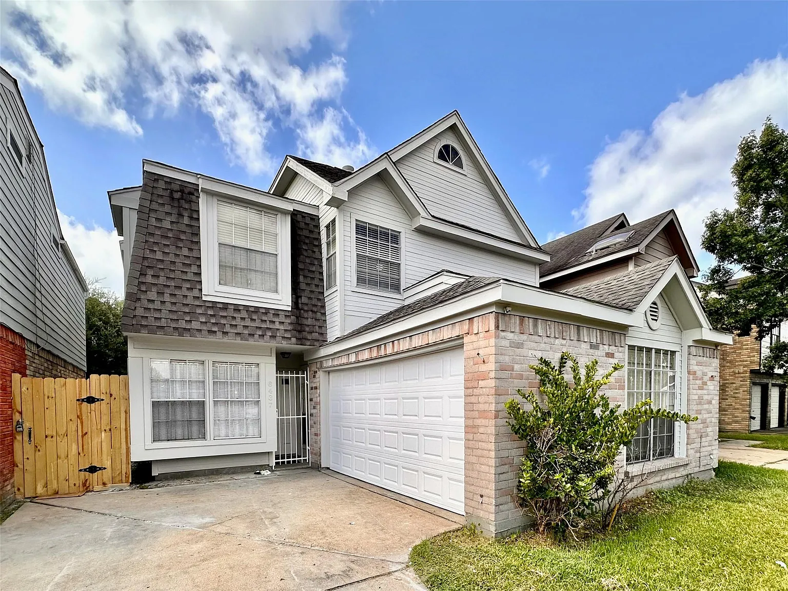 4 bed, 2.5 bath, 1838 sqft, $1,800 — Photo 1