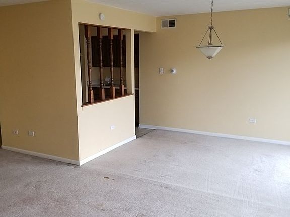 5th image of 4712 W 106th Pl APT 2A