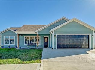 947 N White Oaks Ln, Oak Grove, MO 64075