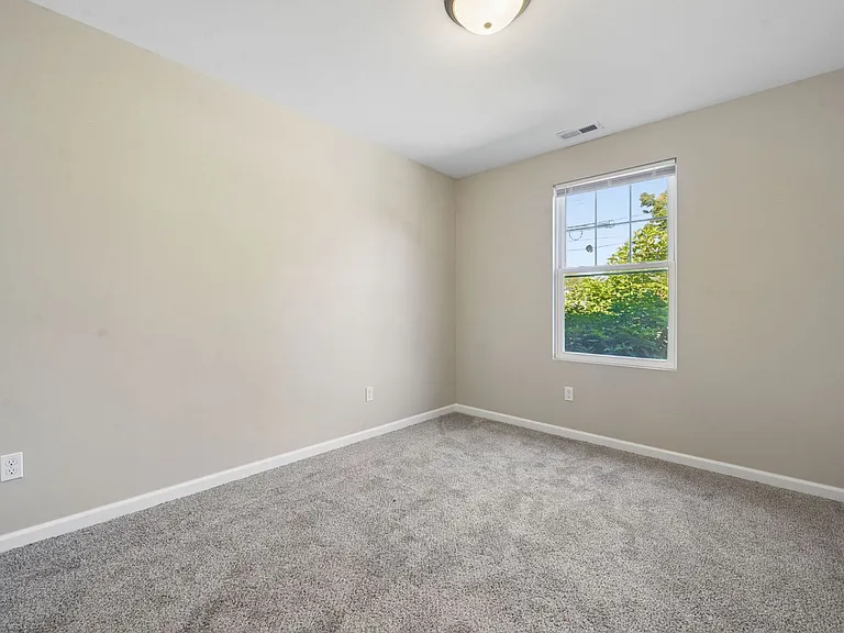 1282 Lockbourne Rd #B — Photo 6
