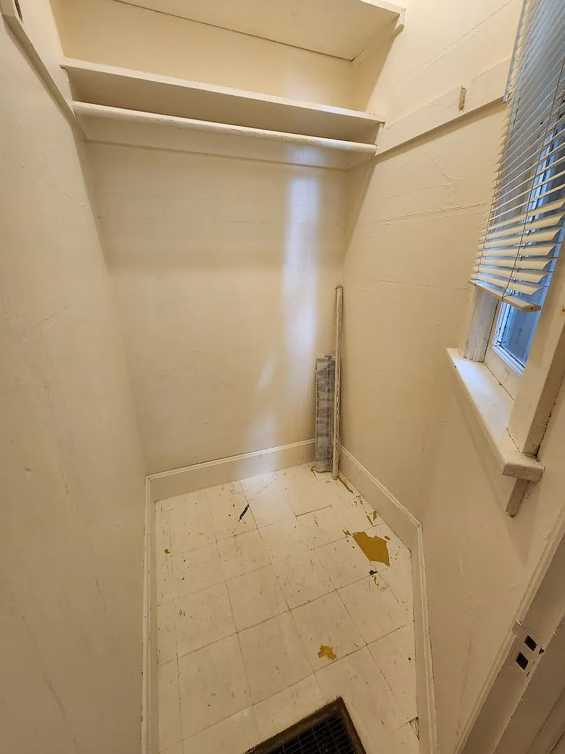 648 E Johnson St — Photo 2