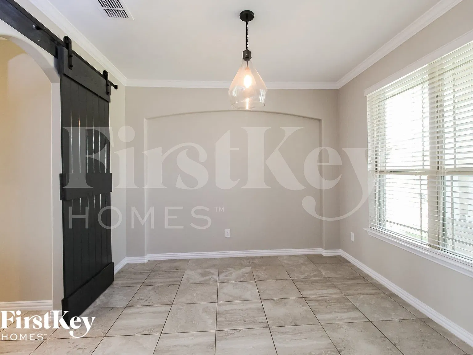 4 bed, 3.0 bath, 2704 sqft, $2,965 — Photo 4