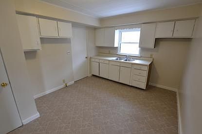 3rd image of 215 Schorie Ave