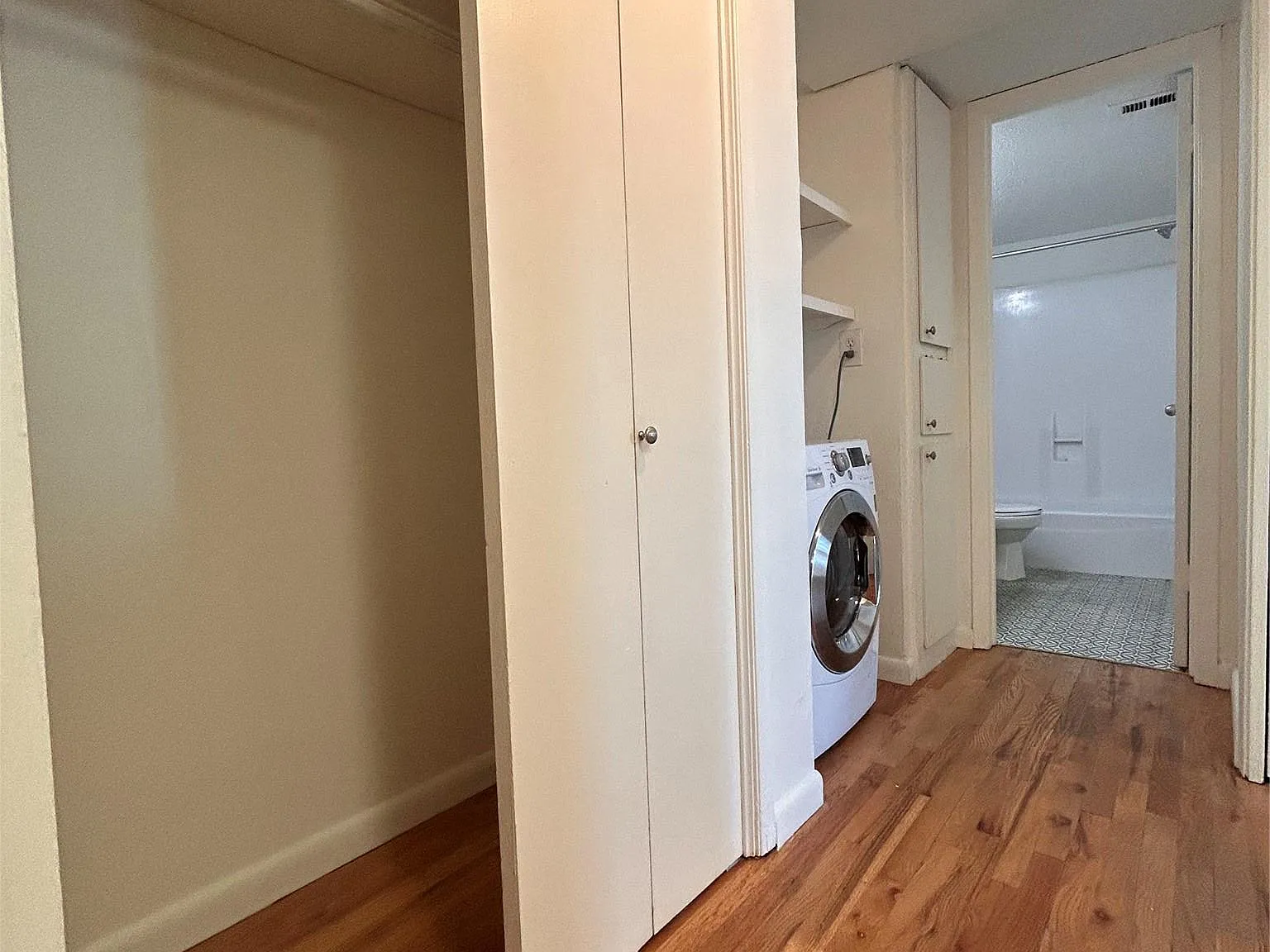 1 bed, 1.0 bath, 400 sqft, $1,075 — Photo 3
