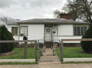 3102 Brandon St, Dallas, TX 75211