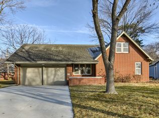 3920 W St, Lincoln, NE 68503
