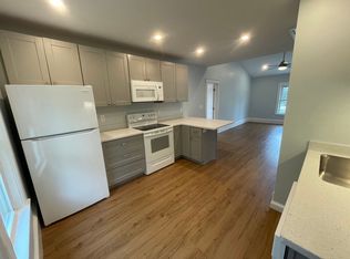 65 Loomis St FLOOR 3, Bedford, MA 01730