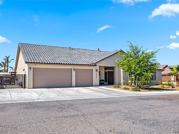 3rd image of 2032 E Alamo Way