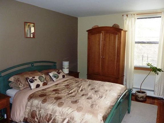 4th image of 57 Carroll St #1