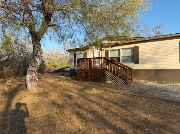 4669 Fm 2146, Jourdanton, TX 78026