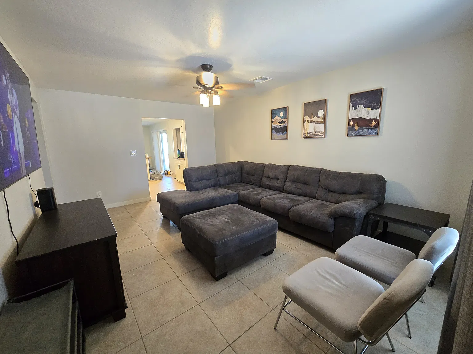 5821 S Farmer Ave — Photo 2
