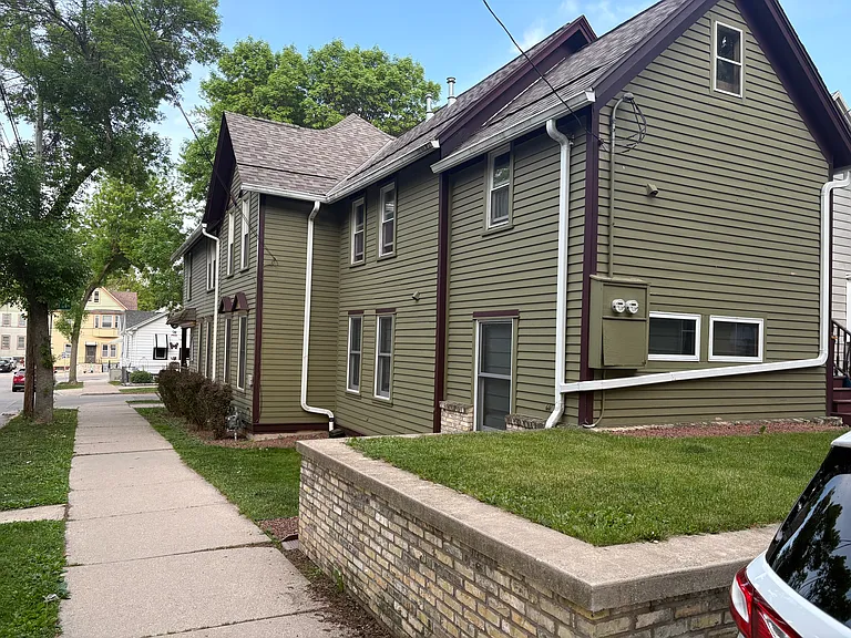 1761 N Franklin Pl — Photo 23