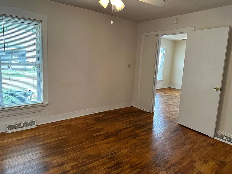 415 S High St — Photo 5