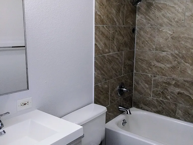 1260 York St #310 — Photo 7