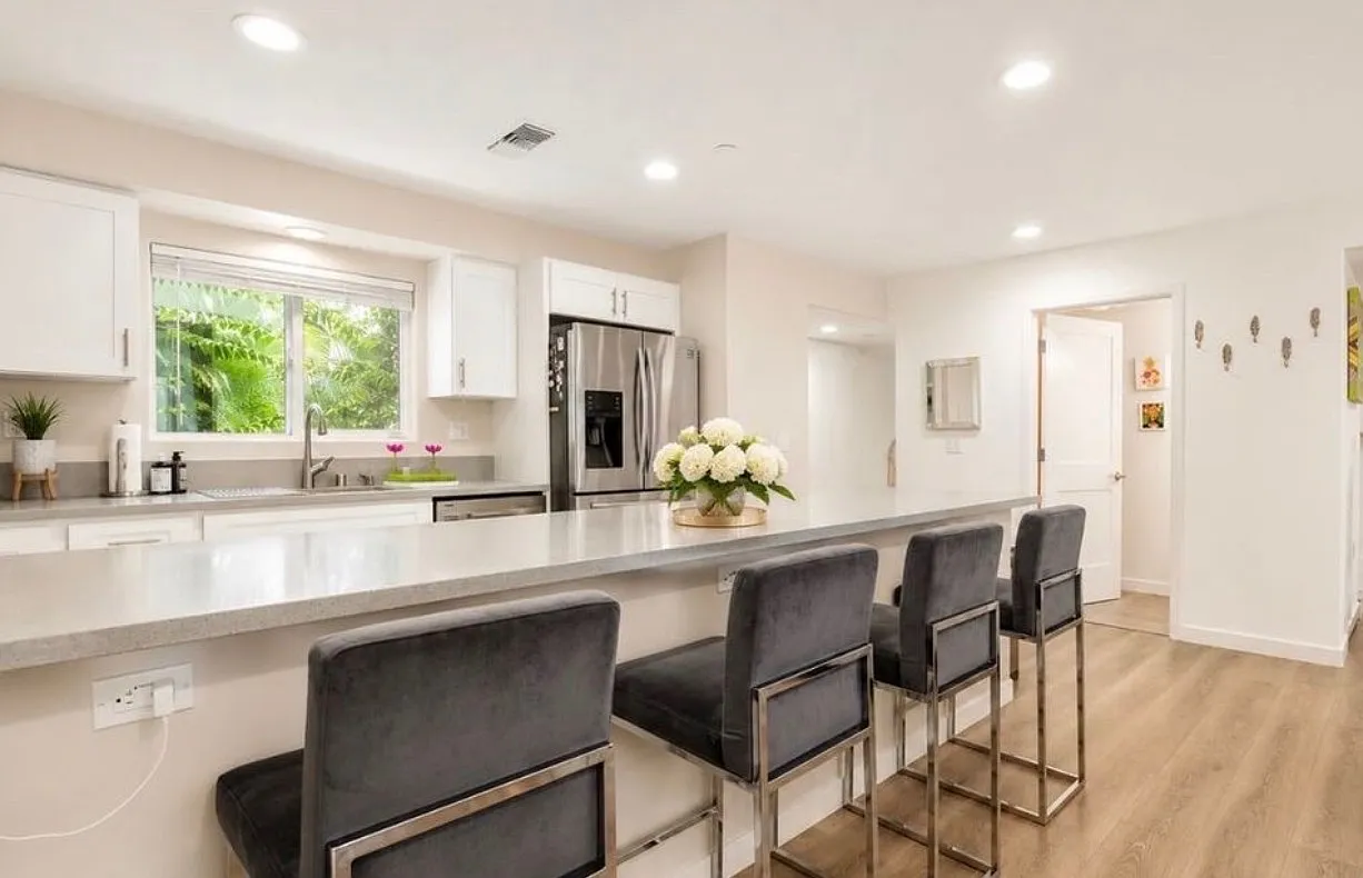 2 bed, 1275 sqft, $3,595 — Photo 3