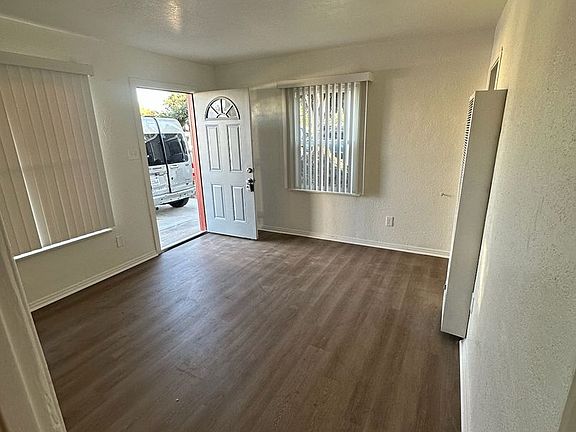 2nd image of 5055-59.5 Muir Ave #5055