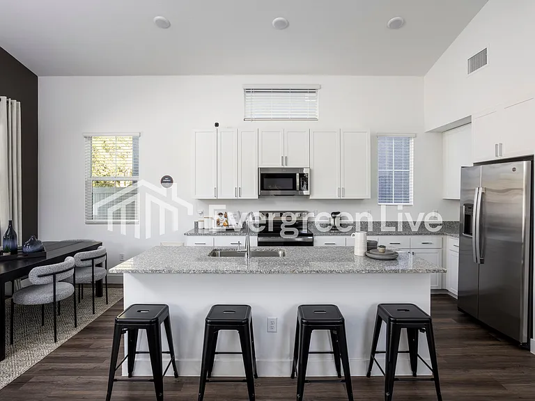 Cyrene at Skyline — Photo 42
