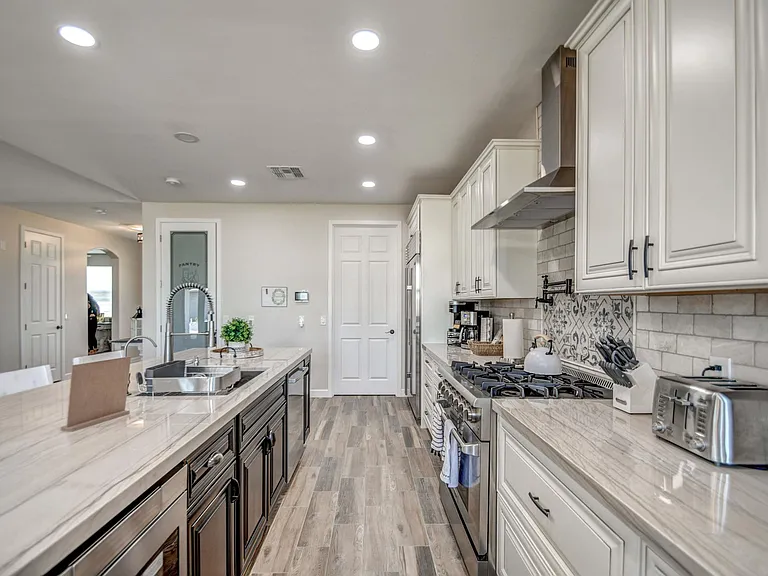 3216 E Sunnyside Ln — Photo 14