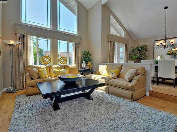 3rd image of 40788 Vaca Dr
