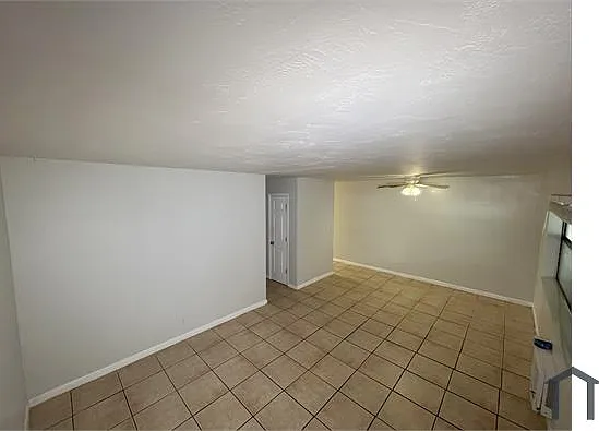 325 NW 15th St #7 — Photo 5