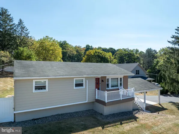743 Henszey, Lemont, PA 16851