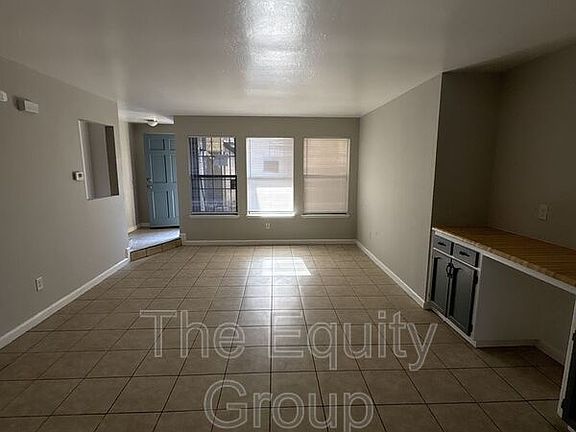 4th image of 1323 S Court St