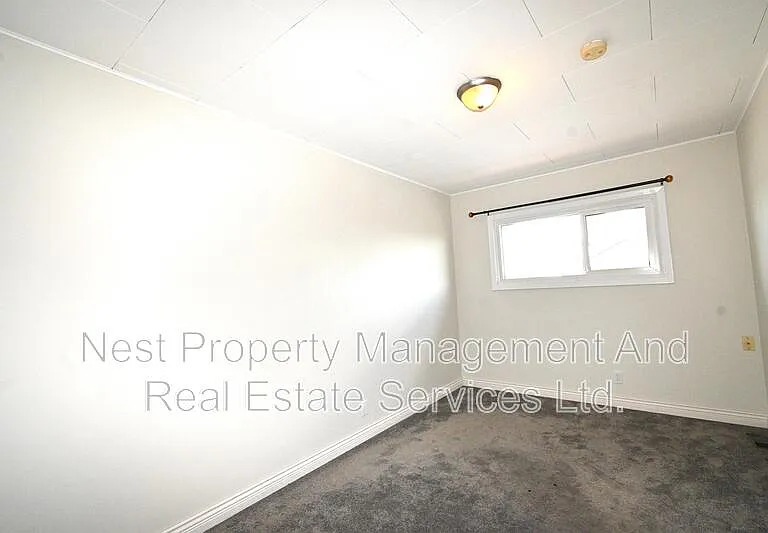 594 Central St E #1 — Photo 7