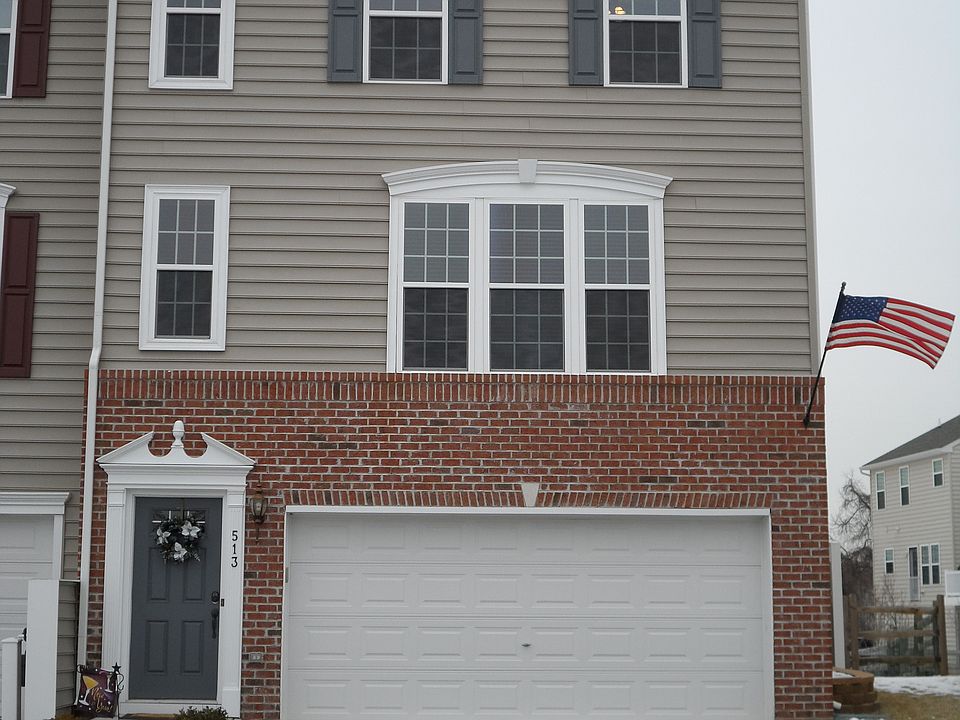 1st image of 513 Corn Husk Way