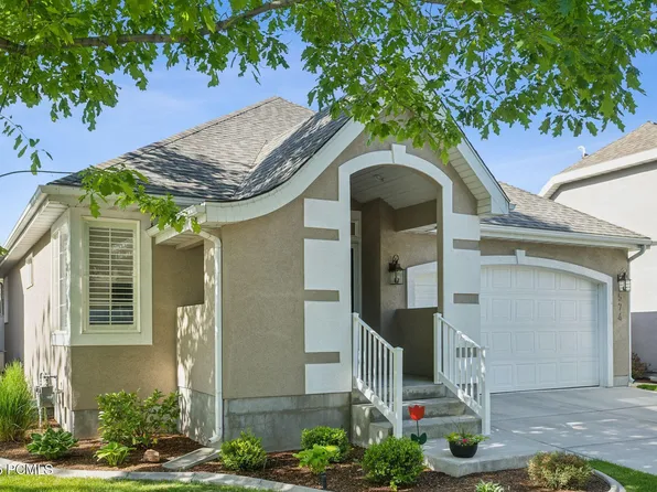 574 E Land Rush Dr, Midvale, UT 84047