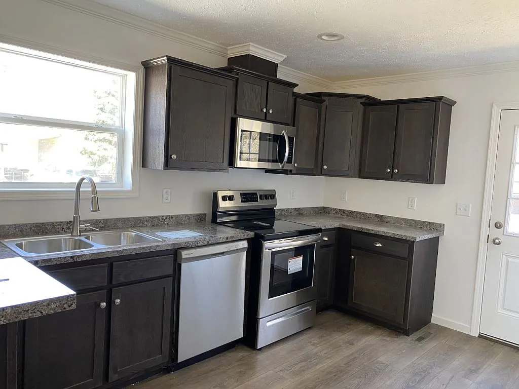 2 bed, 2.0 bath, 1008 sqft, $1,957 — Photo 2