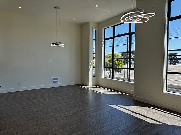 3rd image of 302 University St #A