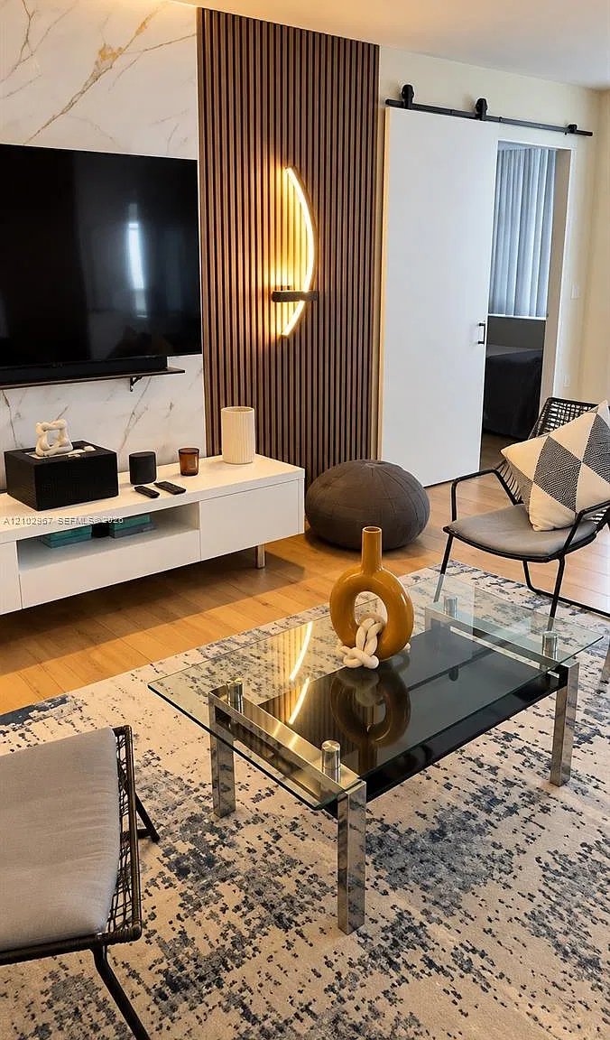 Parker Plaza Condo Estate — Photo 3