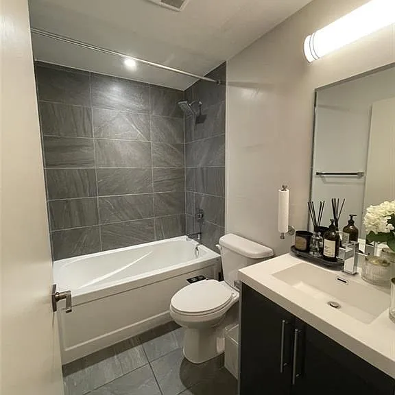 2081 Fairview St #1108 — Photo 8