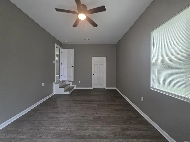 407 Rock St — Photo 10
